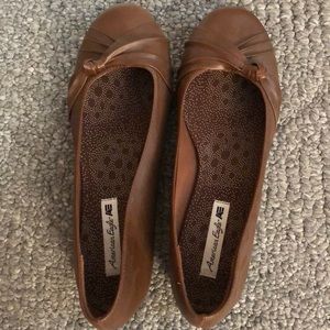 Brown American eagle flats